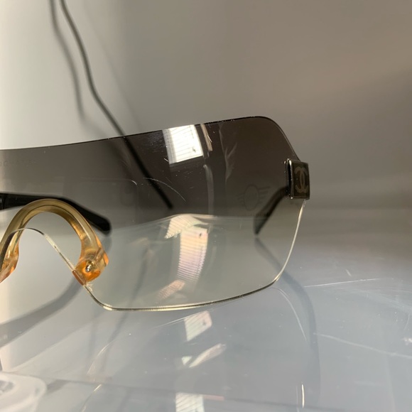 Chanel wrap around sunglasses model 4109 - Picture 8 of 8